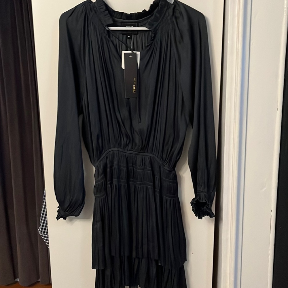 Medium reset Jane mini dress with sleeves!